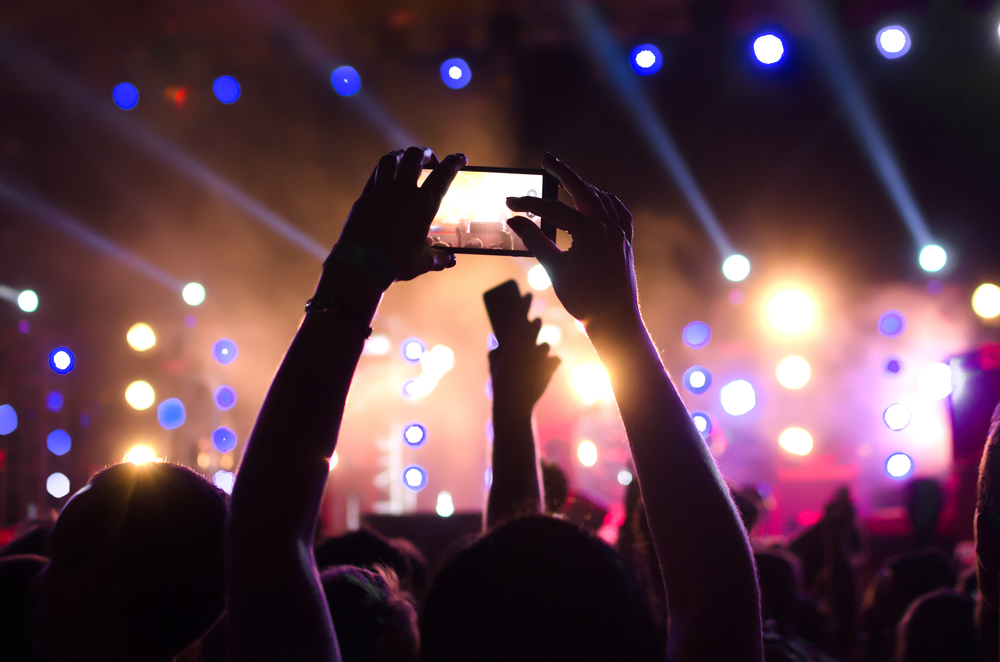 Iconic Melbourne Venue Cherry Bar Is Going to Ban Phones at Gigs