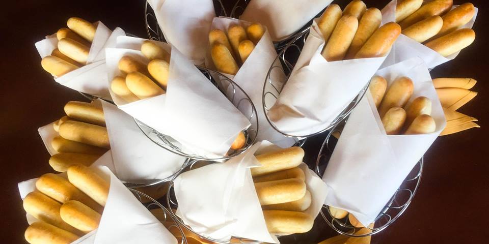 how-to-maximize-your-unlimited-breadsticks-at-olive-garden-according