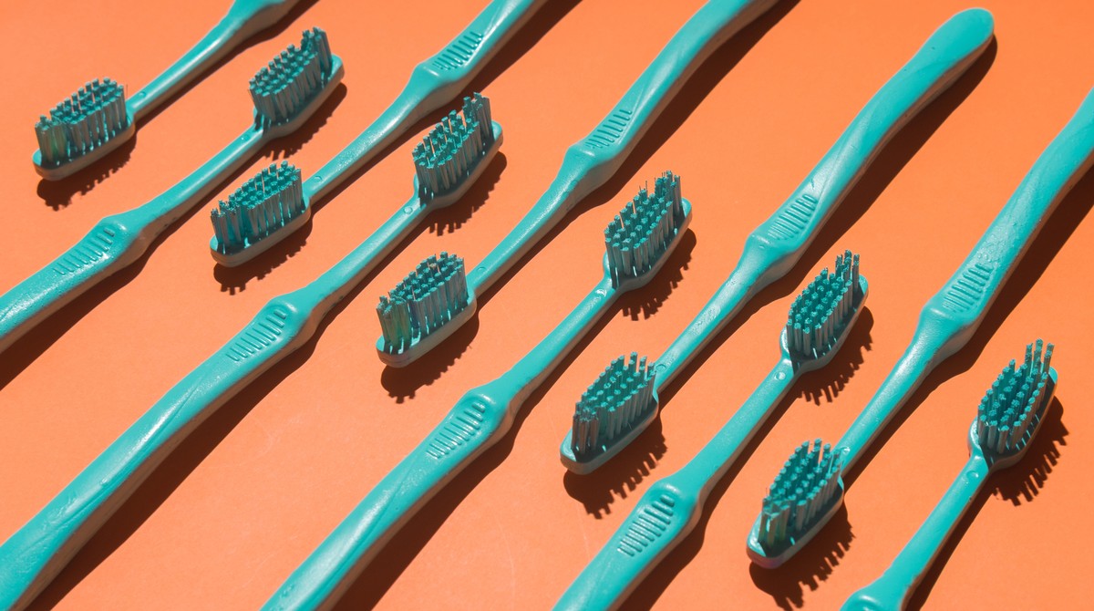 Are Natural Toothpastes as Effective as the Regular Kind? Tonic