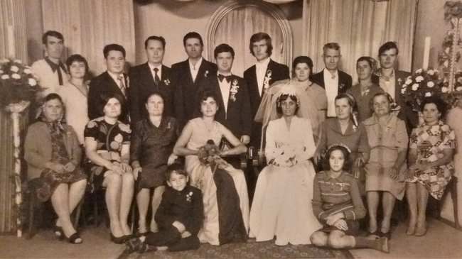 Fotografii Alb Negru Cu Miri și Mirese Din România Secolului Trecut