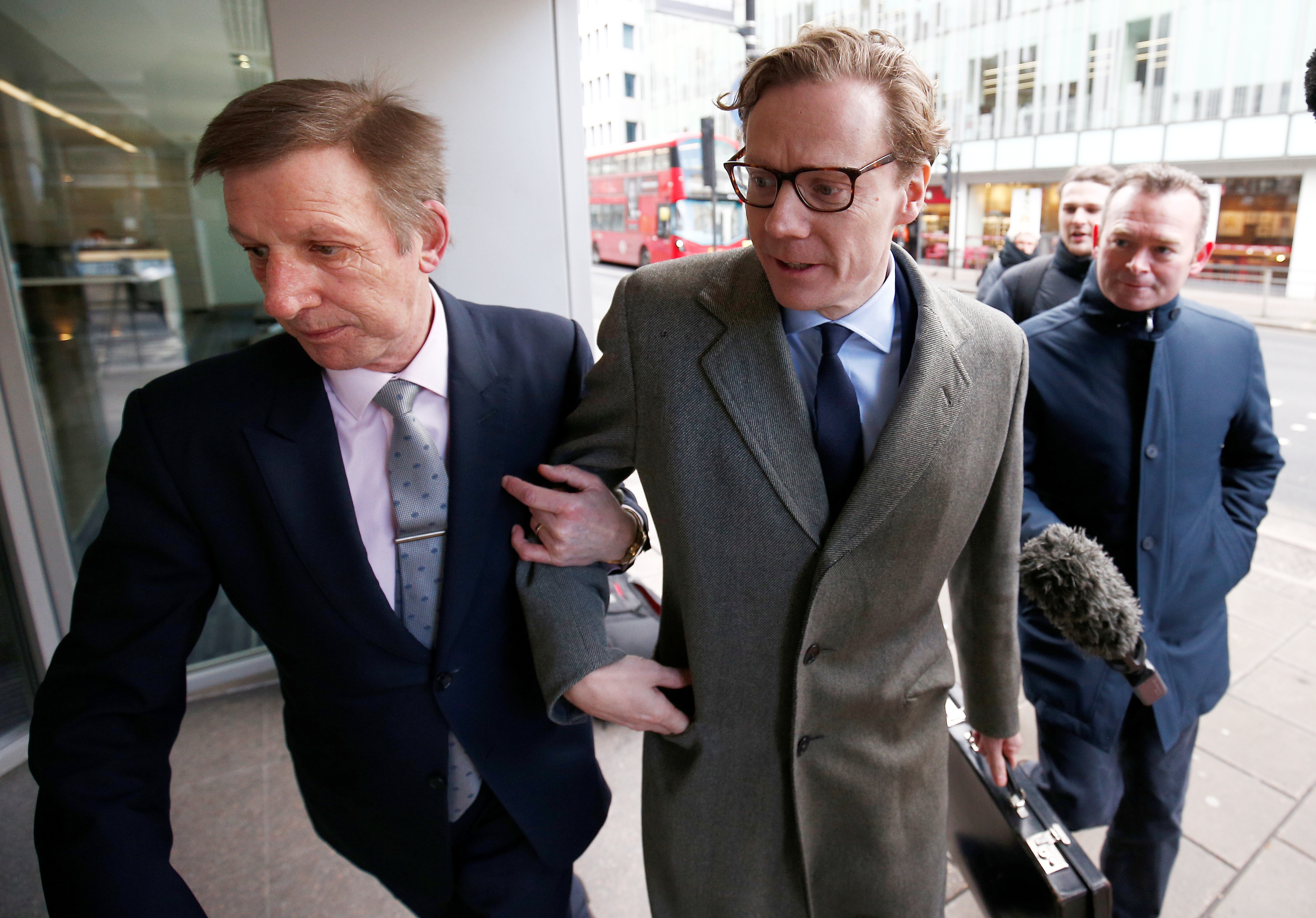 Cambridge Analytica CEO Caught On Tape Saying Company's Facebook Scam ...