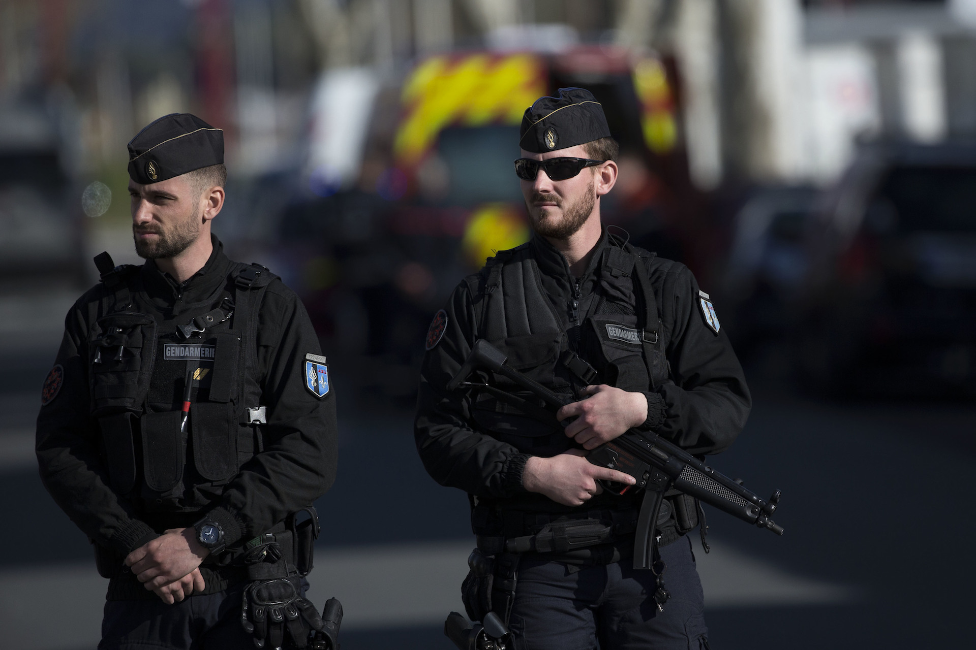 French Police Shot An ISIS Gunman Who Killed Three People – VICE News