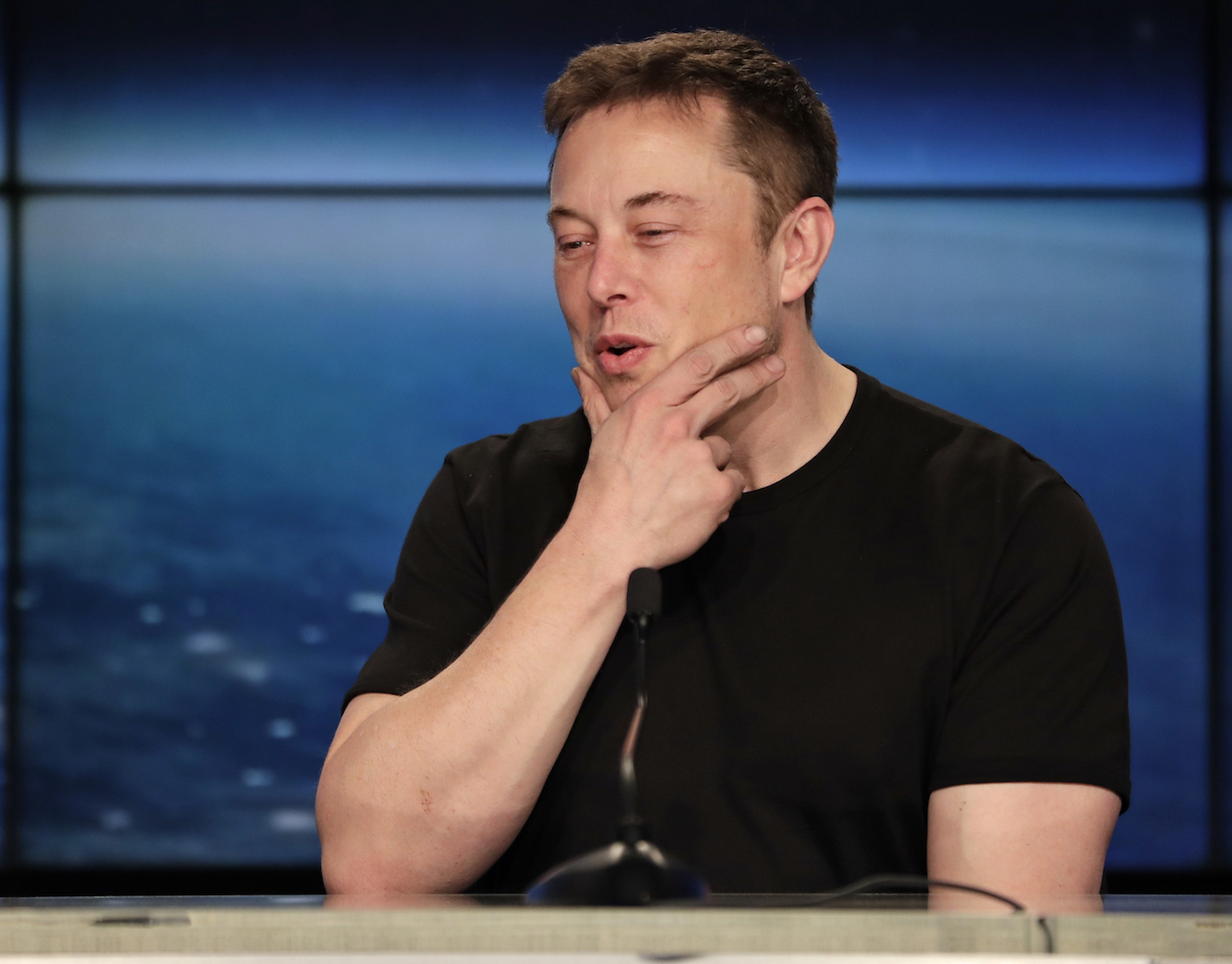 Elon Musk Deleted His Company’s “lame” Facebook Accounts He Didn’t Even ...