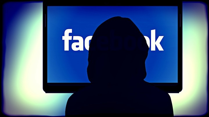 Se vuoi cancellarti da Facebook, prima friggi i tuoi dati