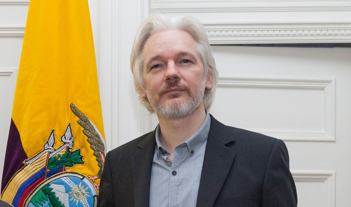 Ecuador Cut Off Julian Assange's Internet For His 