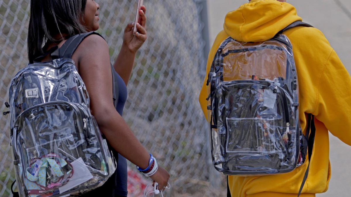 Parkland students hate the smelly, clear backpacks they have to wear ...