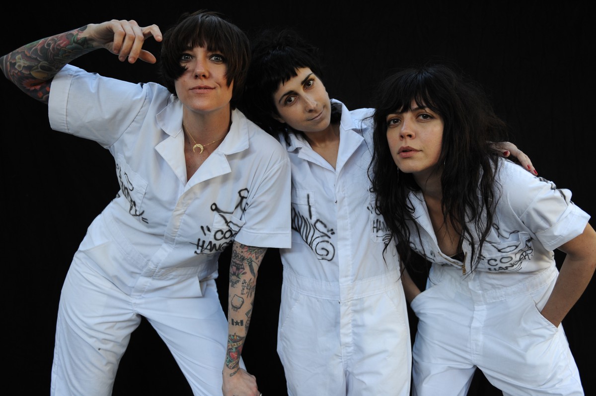 the-coathangers-are-the-all-female-punk-band-that-can-t-be-stopped-i-d