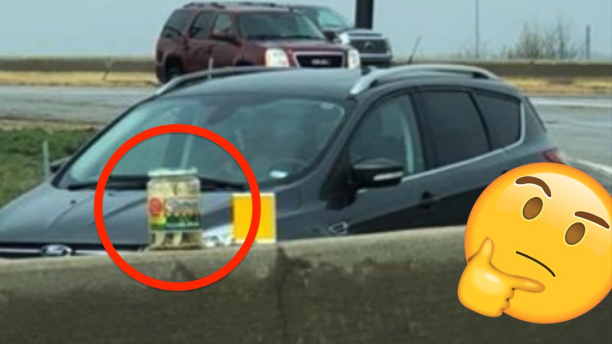 Someone Has Been Leaving Mysterious Pickle Jars on Missouri Highway For Over 10 Years, And Now It Has Over 300K Fans