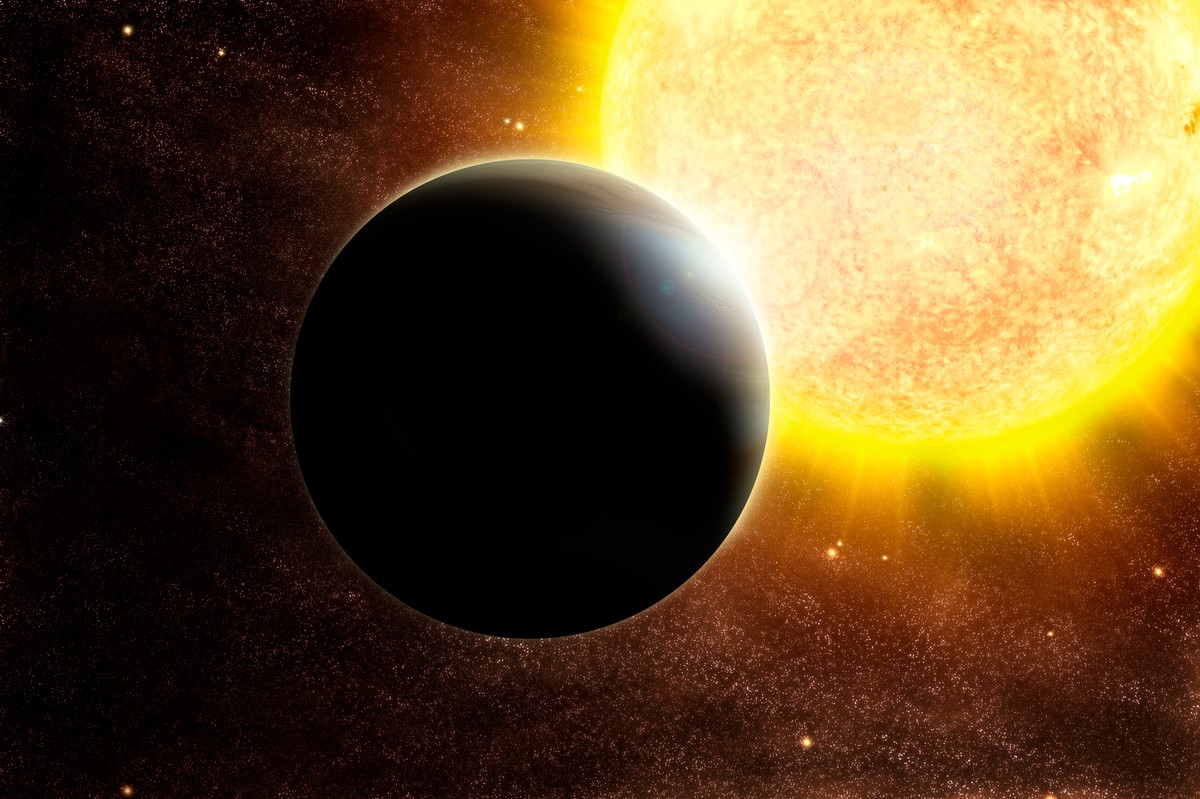 Scientists Want to Study Exoplanet Atmospheres For Signs of Alien Life