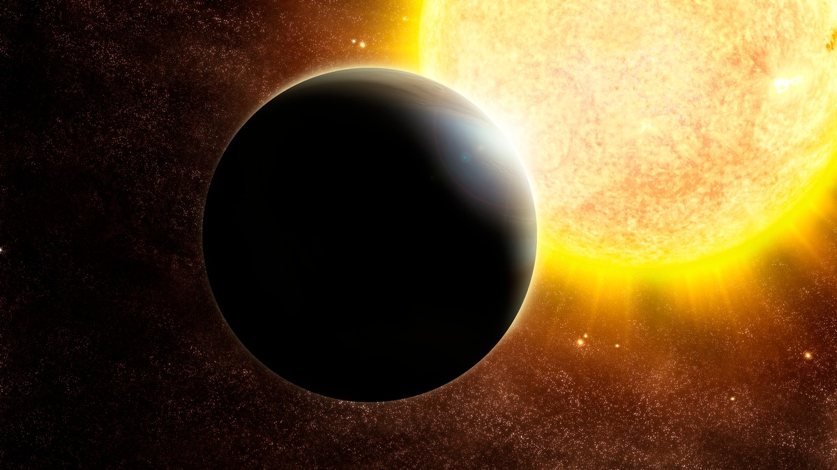 Scientists Want to Study Exoplanet Atmospheres For Signs of Alien Life