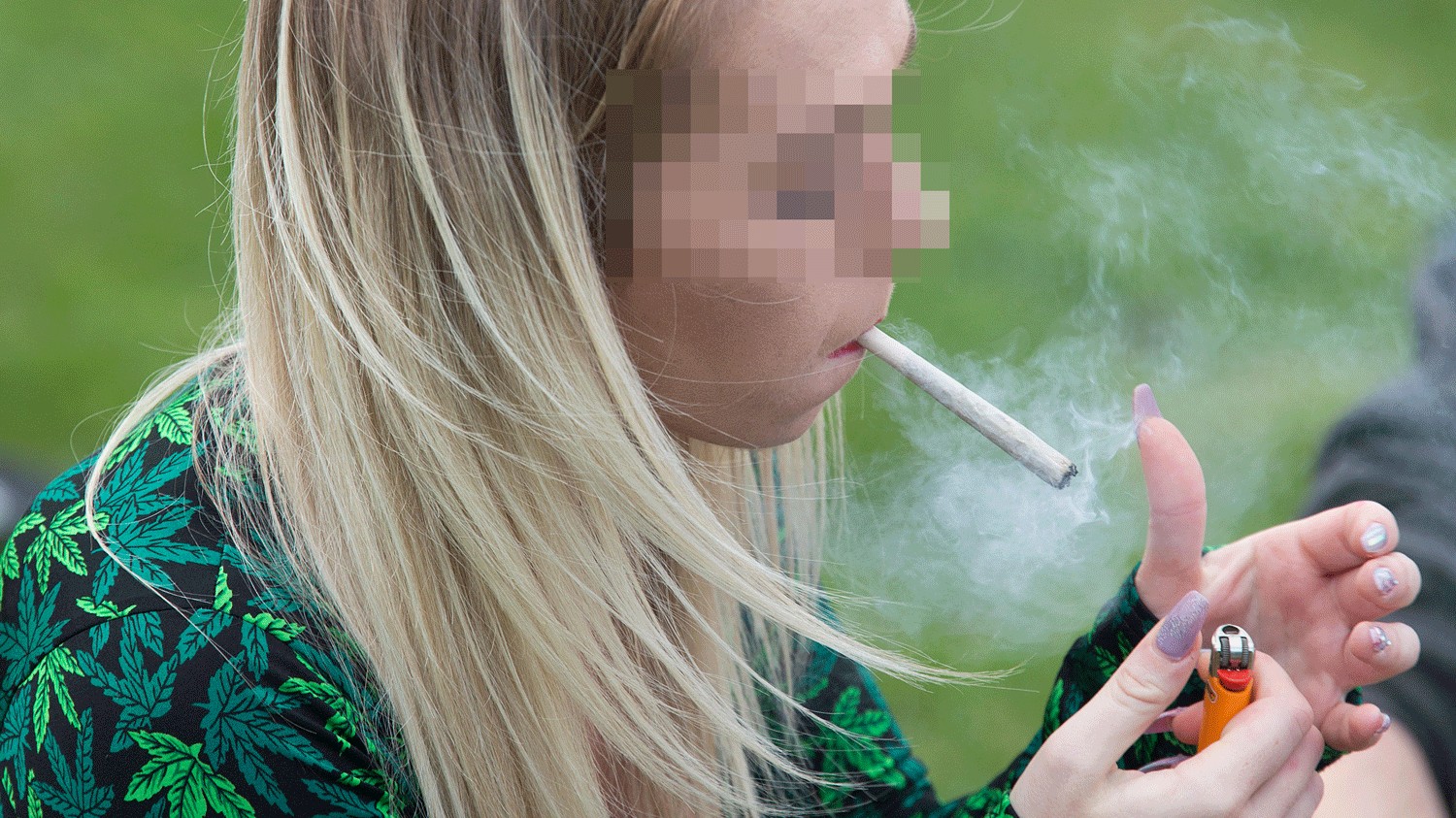 Videos girls smoking weed 7 Women