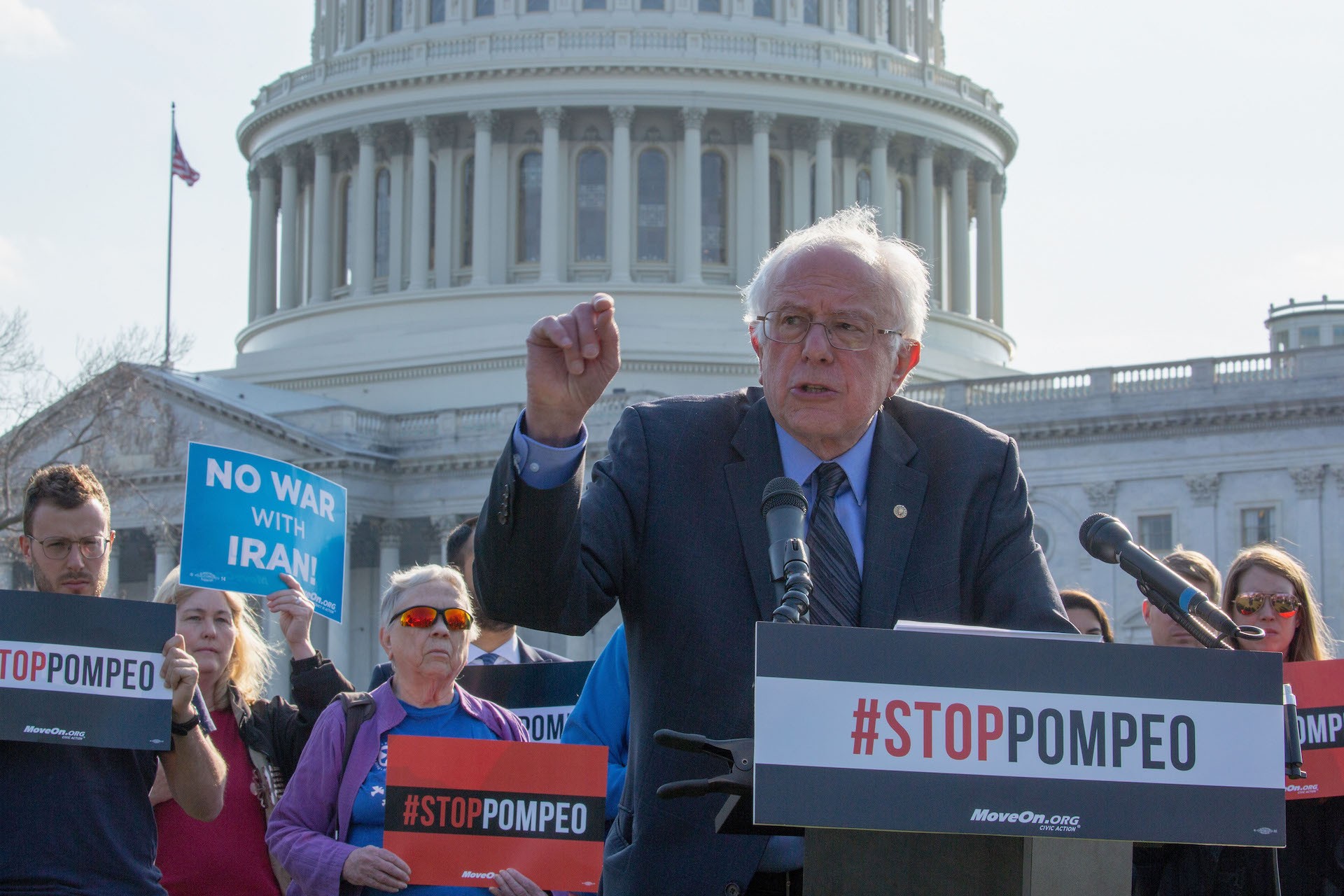 Bernie Wants His “revolution” To Upend Us Foreign Policy Vice News 