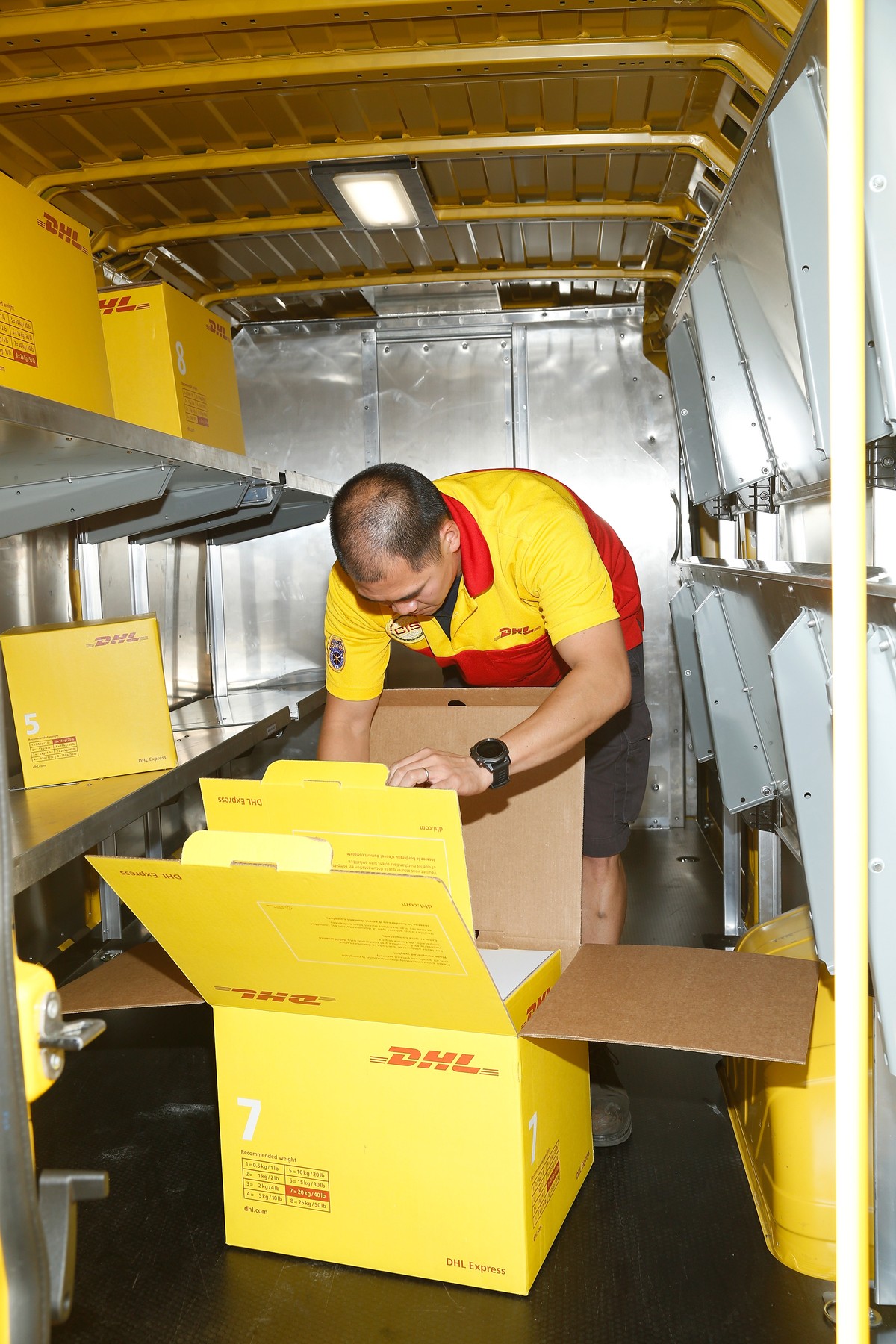 Dhl Expands Size Of Its Connecticut Service Center New Haven