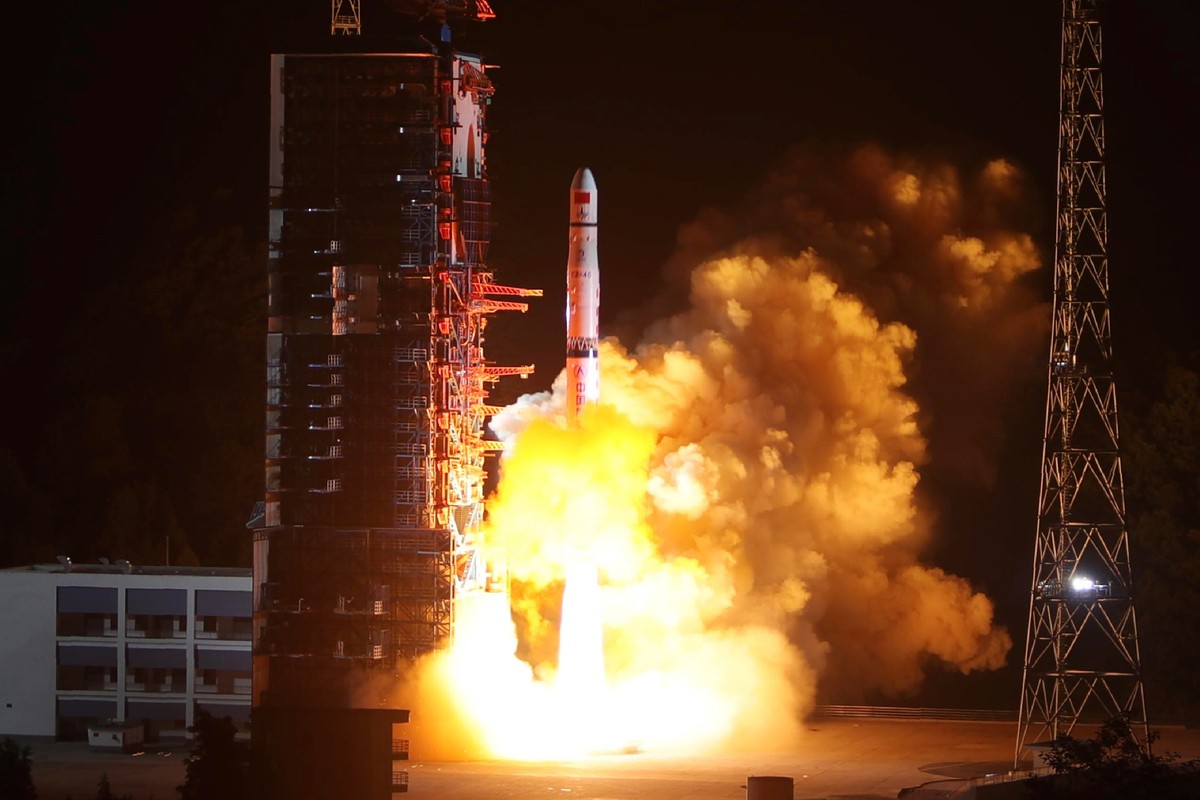 China Is Going to Be the First Country to Land on the Dark Side of the Moon