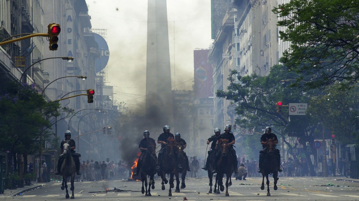 No es amor lo que sangra: Te explicamos la crisis de Argentina y el FMI