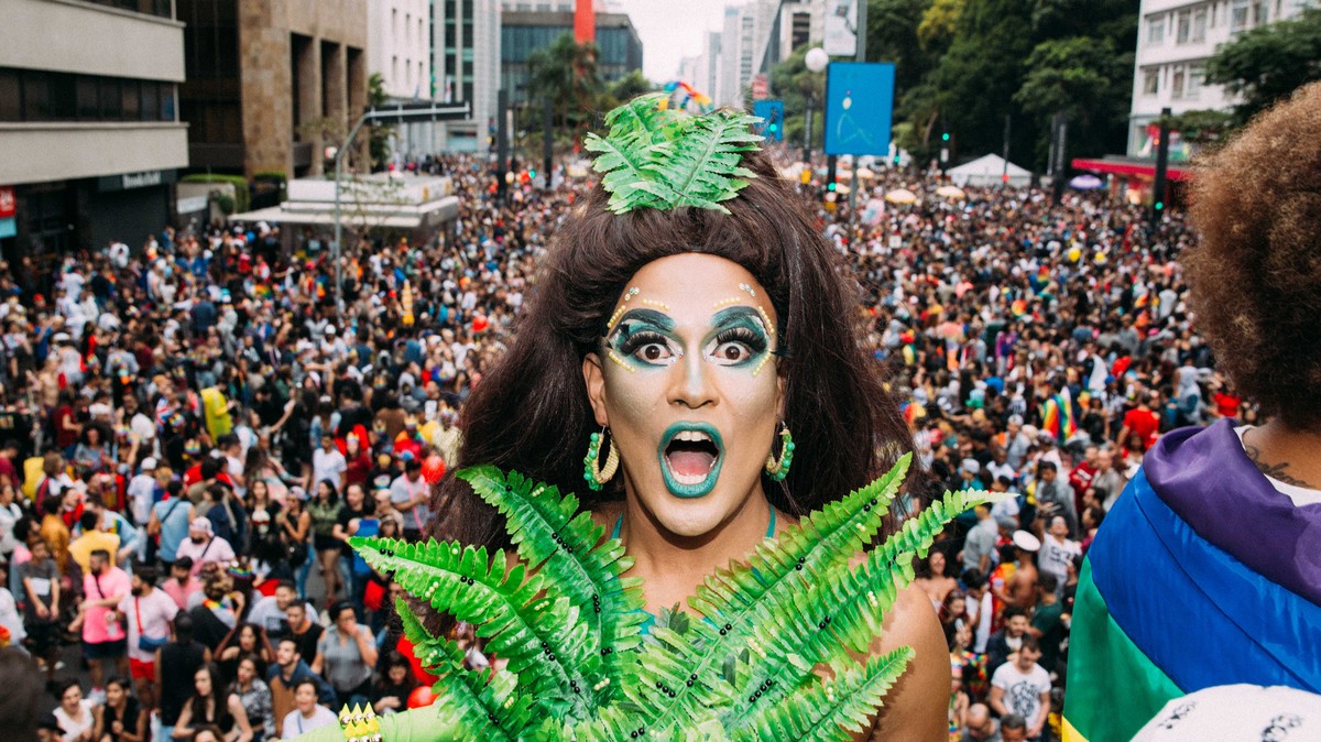 In Photos 12 Hours Through The Eyes Of A Brazilian Drag Queen