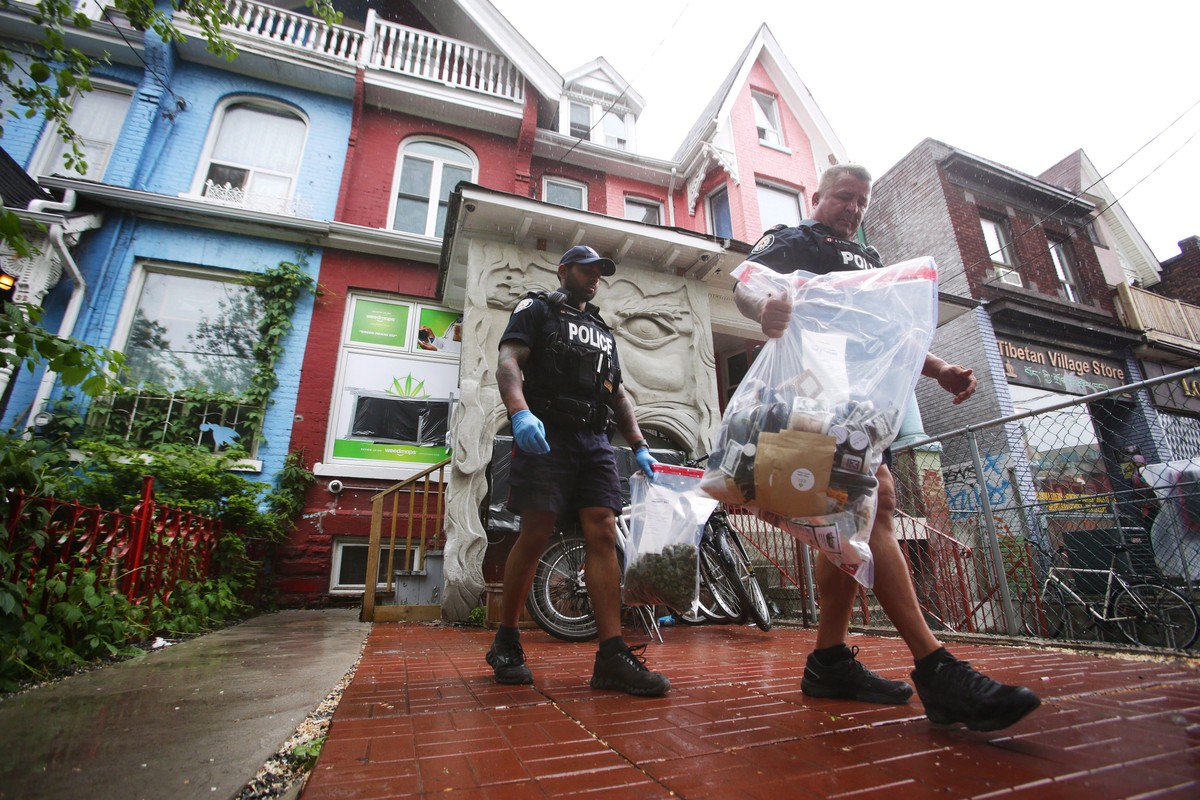 How Cities Could Shut Down Illegal Weed Dispensaries Once and For All