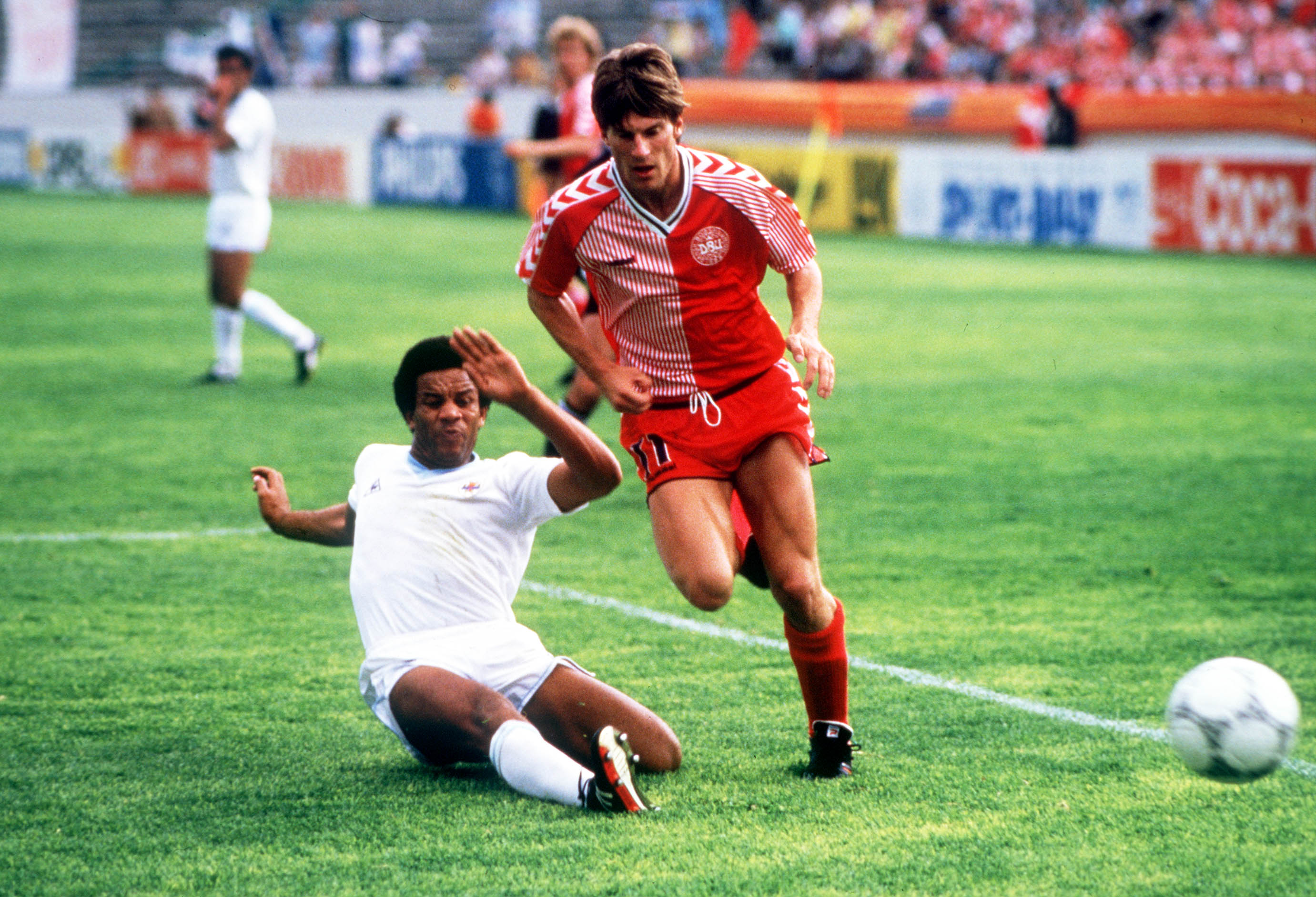 Sådan blev Danmarks VM-trøje fra 1986 en international