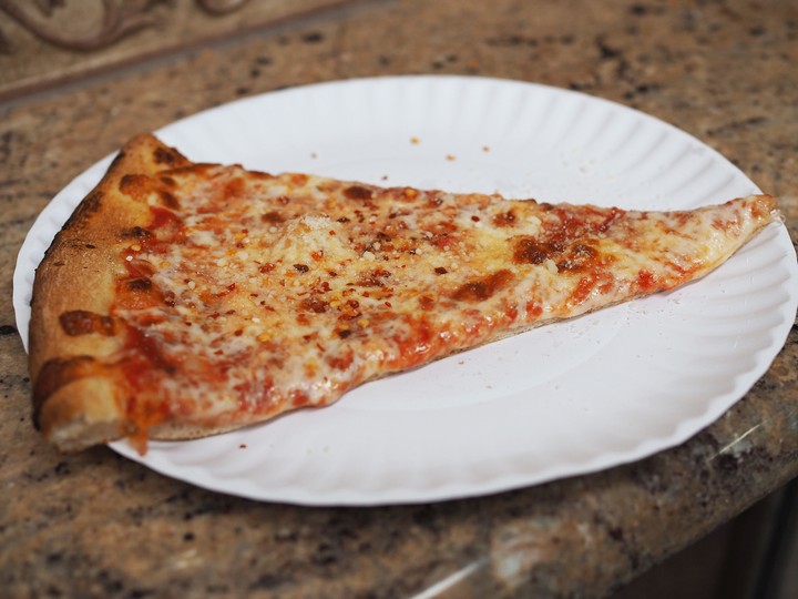 The Slow Death of NYC's Iconic $1 Pizza Slice - MUNCHIES