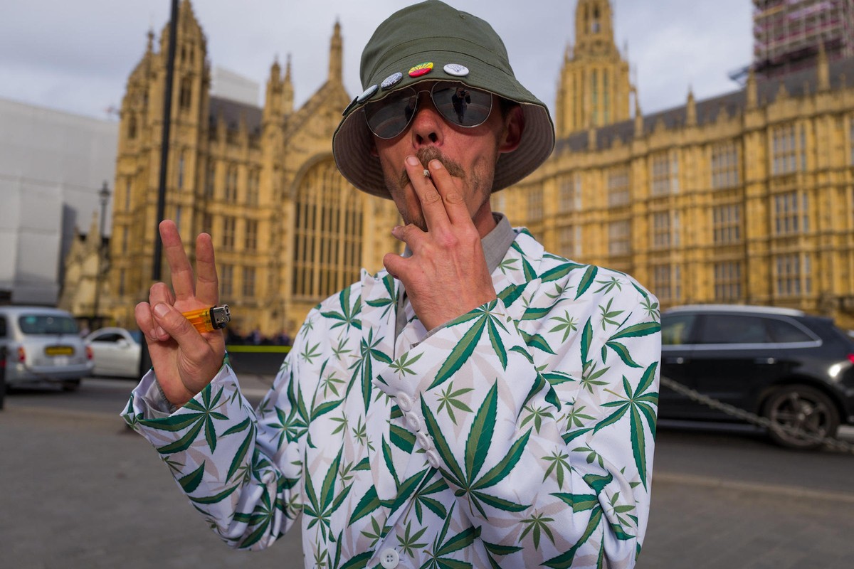 This New Data Reveals the Scale of the UK's Cannabis Industry VICE