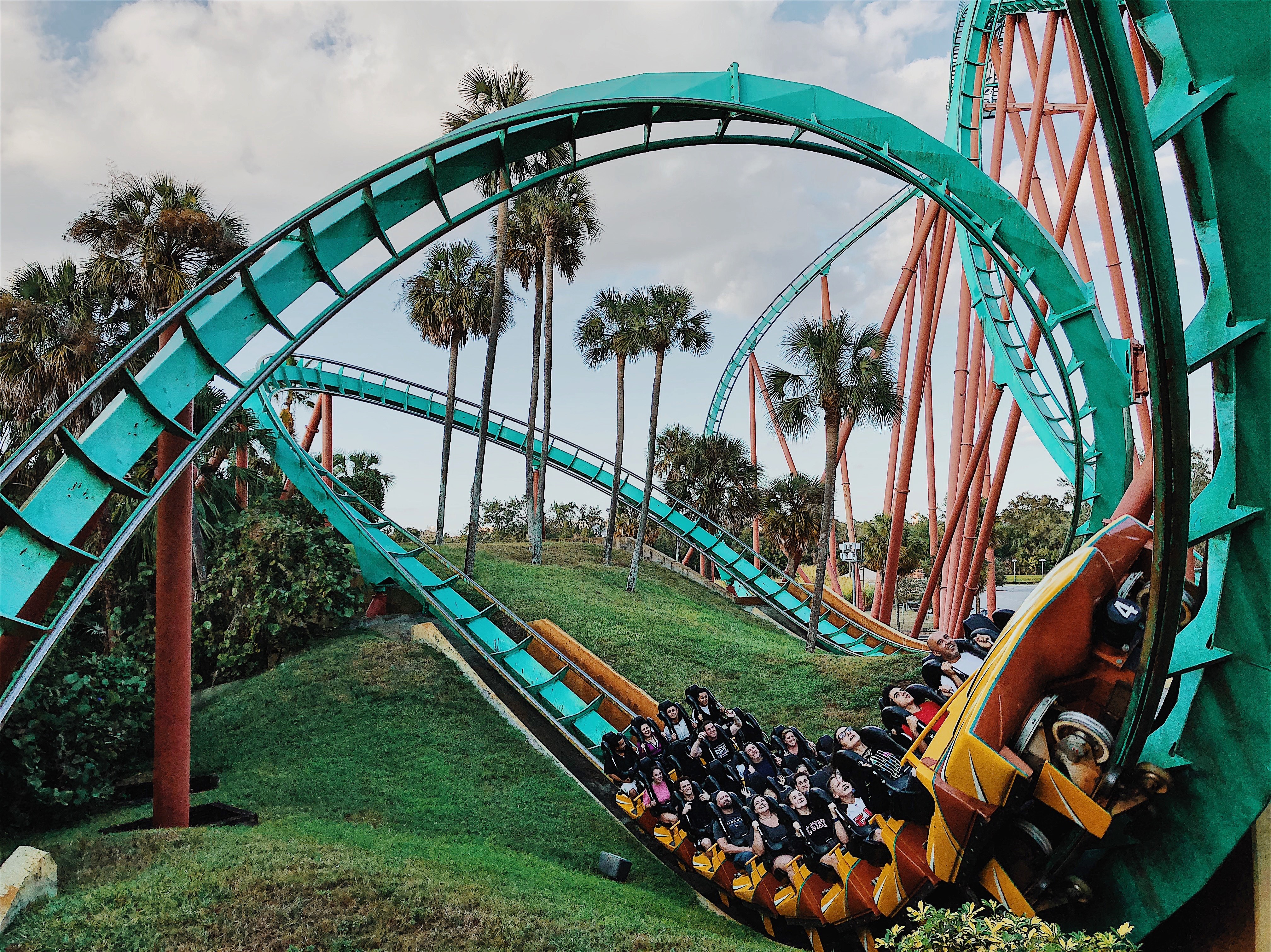 World s Fastest Accelerating Coaster Suspended Because Riders Keep