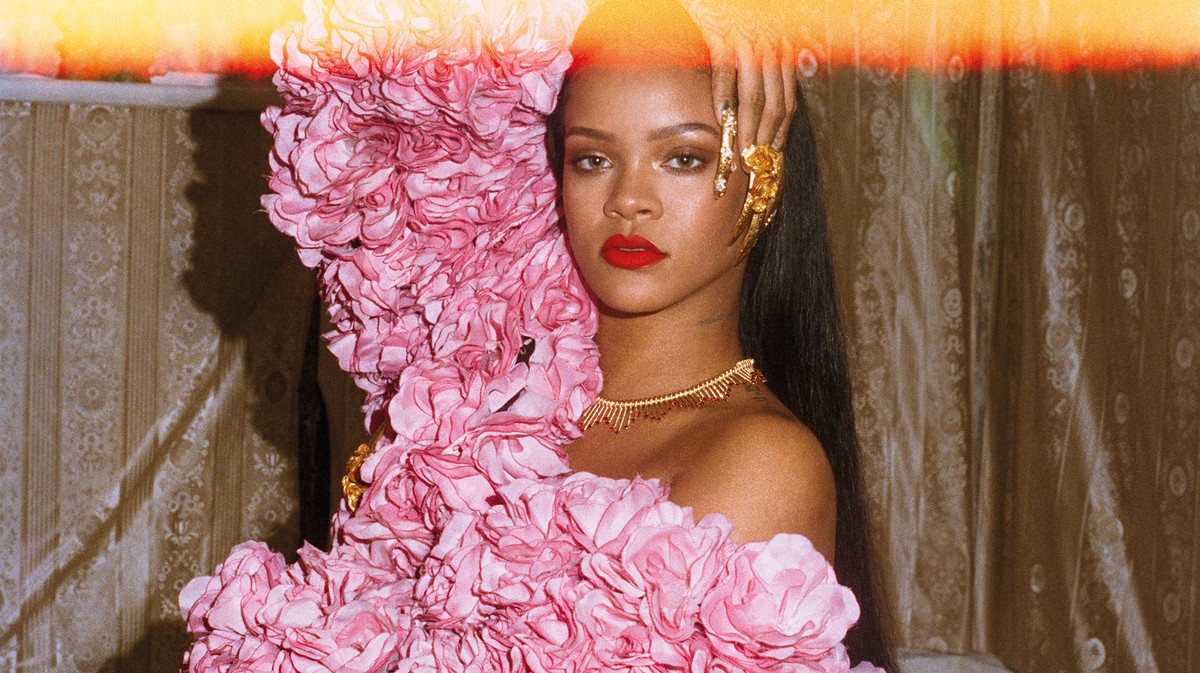 Rihanna's Ceci n'est pas un Delvaux bag - LaiaMagazine