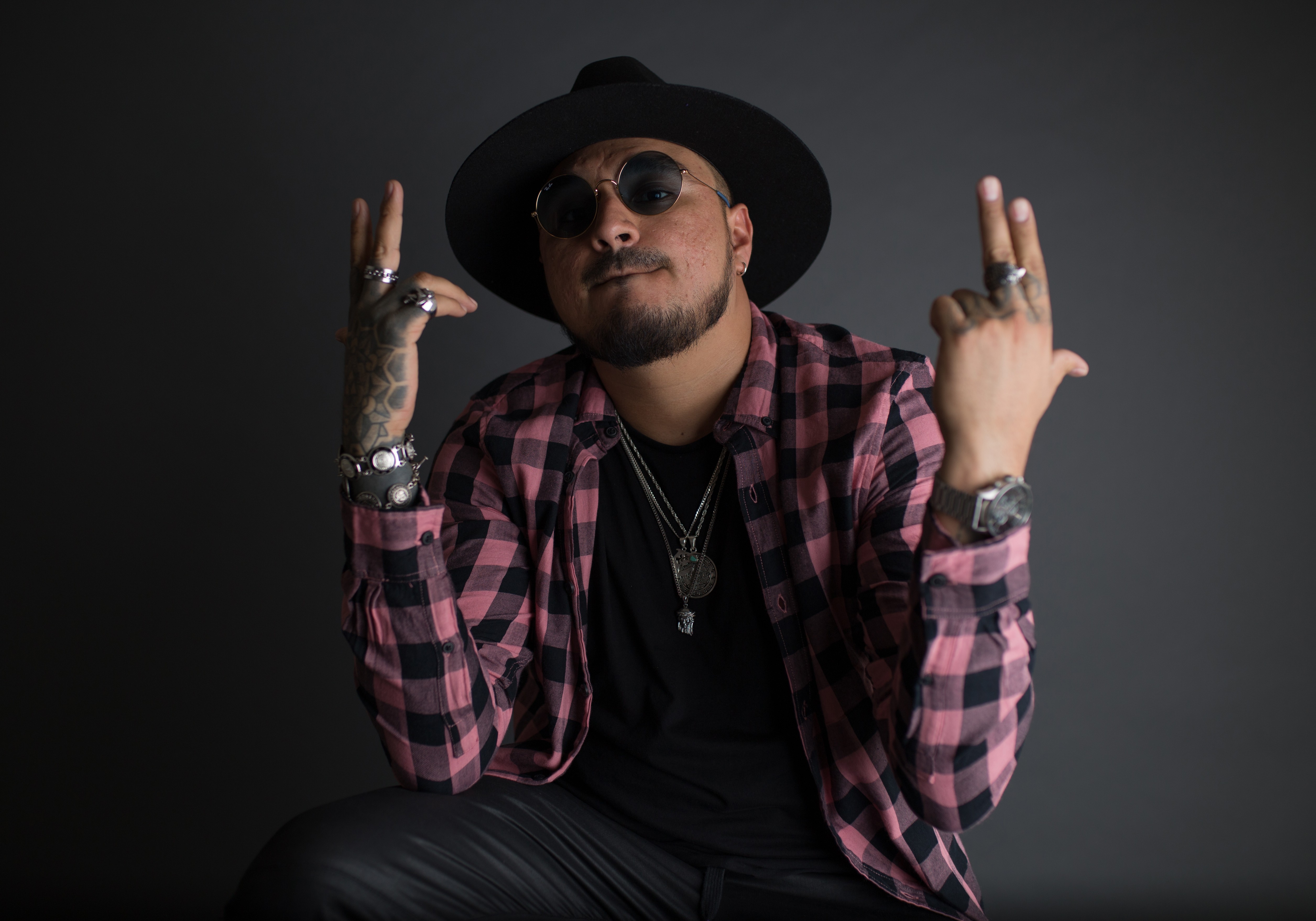 Mike Diaz Es Un Pastor De Hombres mike diaz es un pastor de hombres