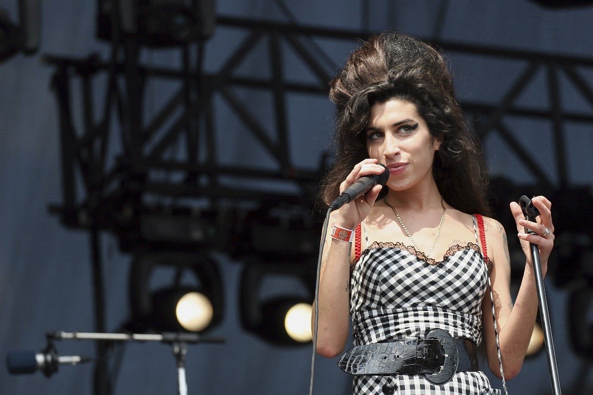 Back to Black by Amy Winehouse, The Strength of Architecture