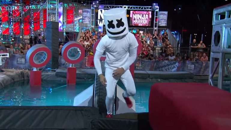 Marshmello en 'American Ninja Warrior' te hará querer seguir luchando