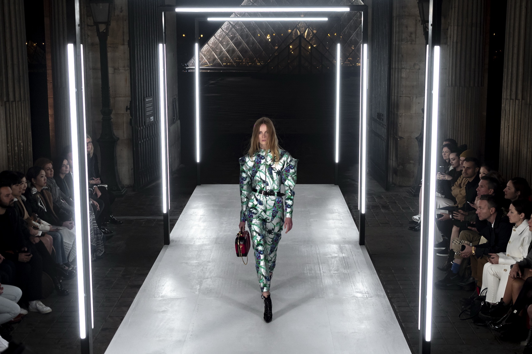 Louis Vuitton's ss19 Paris Fashion Week show: retro-futurist power fashion