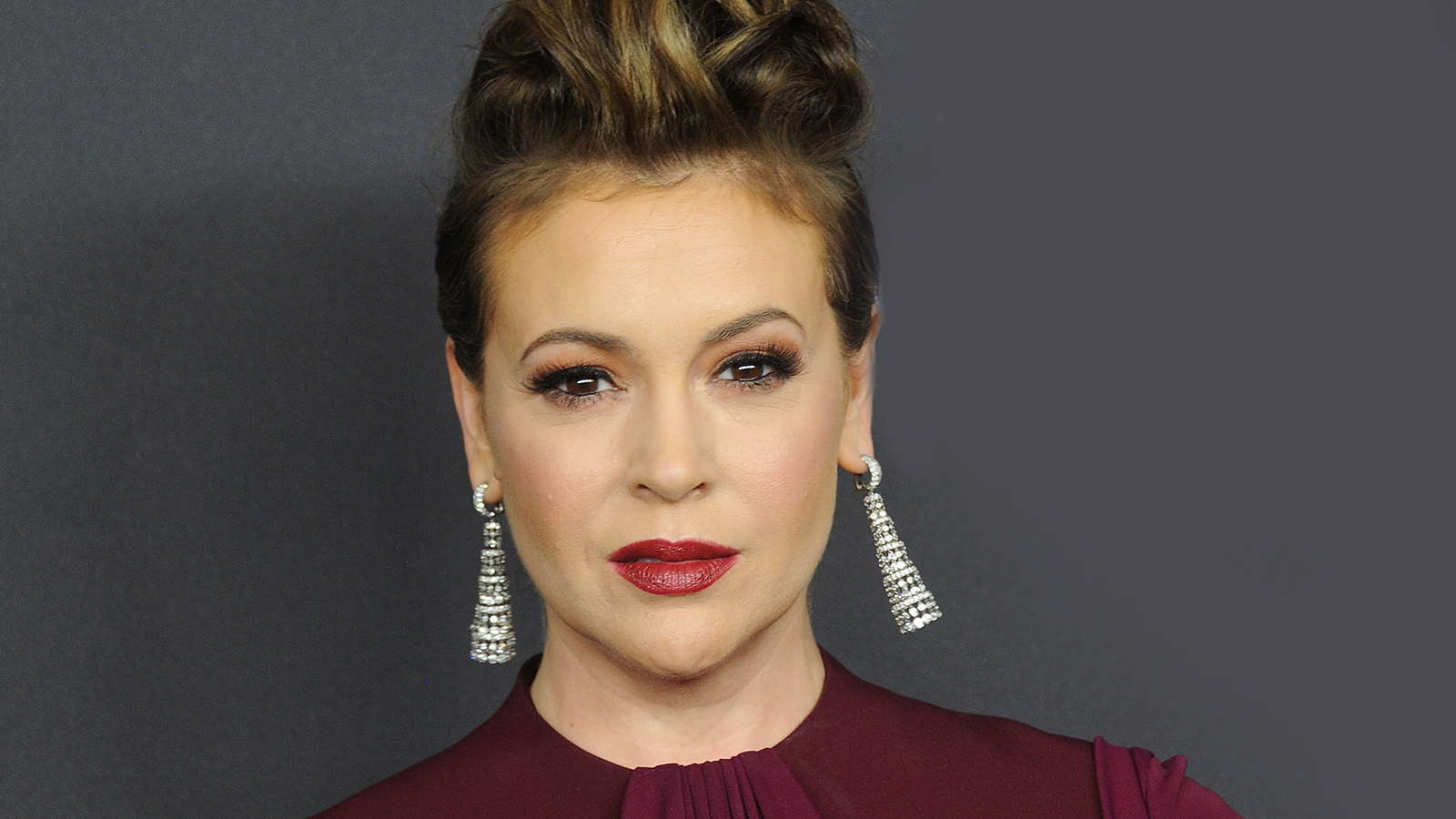 Alyssa Milano L Emprise Du Vice Alyssa Milano Calls for Cis Alliance Following Trump Trans Memo: Op-Ed