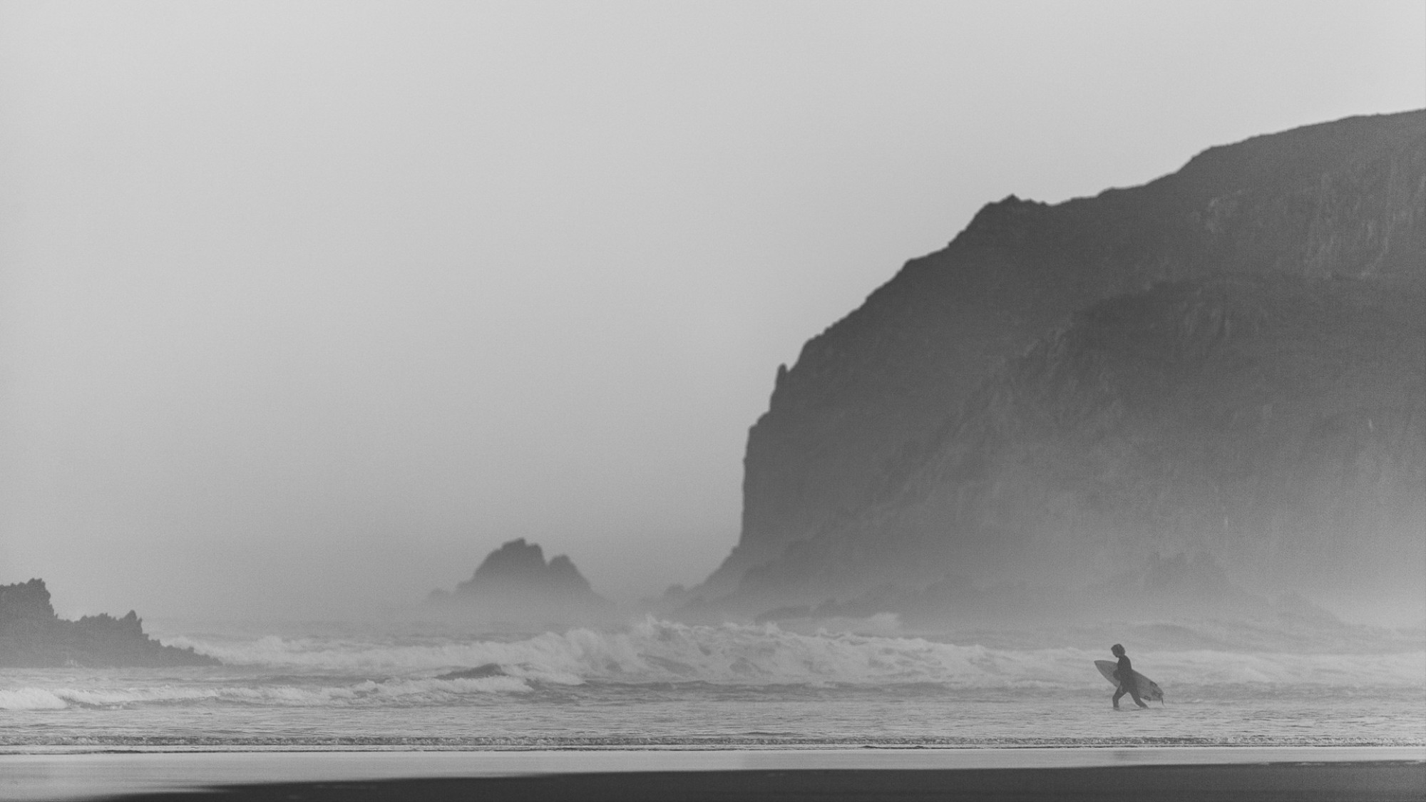 2000px x 1125px - Eerily Empty Waves | Surfing on Spain's 'Coast of Death' - Amuse