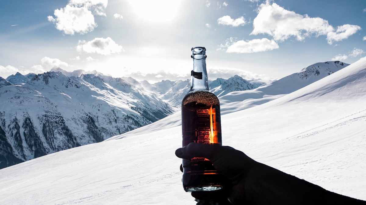 Las personas que viven en lugares fríos beben más, según un estudio