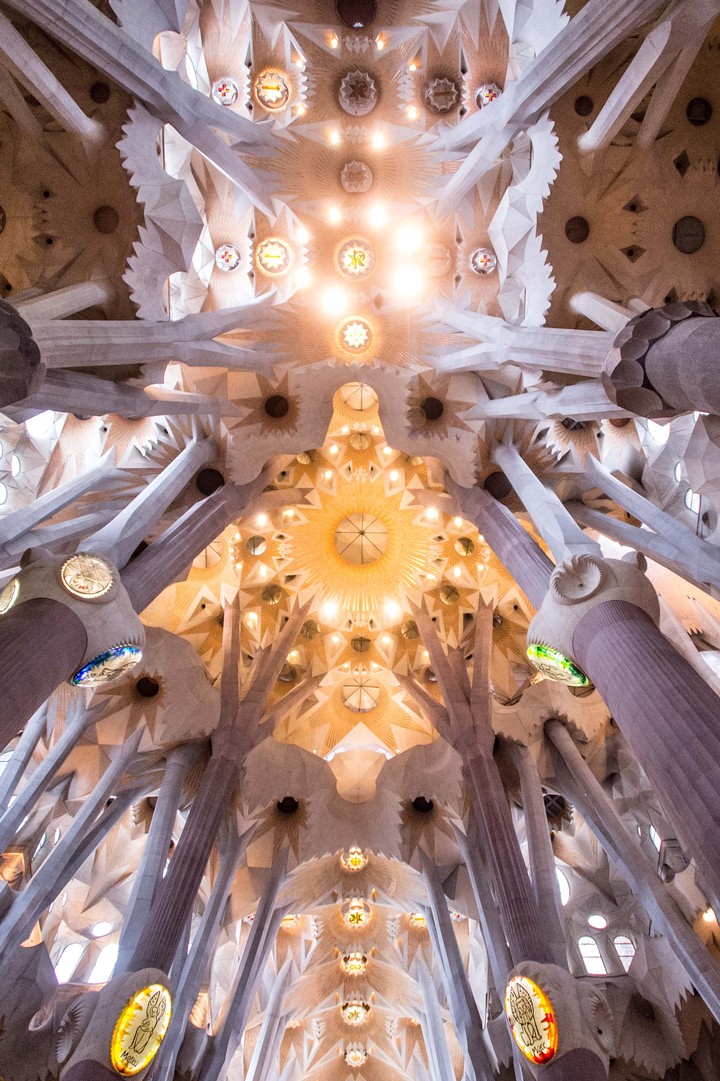 The Art of Gaudí Furniture - GARAGE