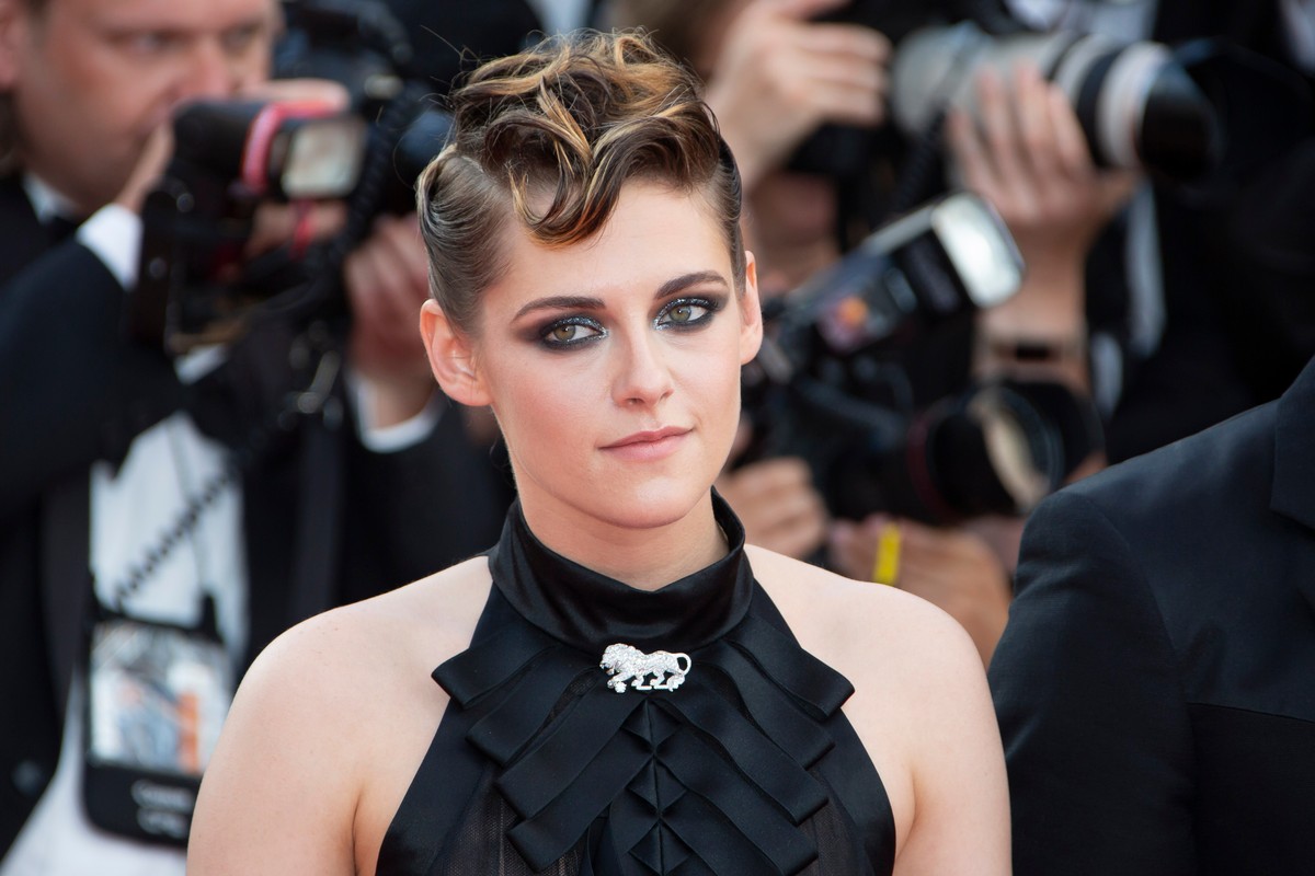 The Promise Of A Kristen Stewart Lesbian Romcom Will Get Us Through