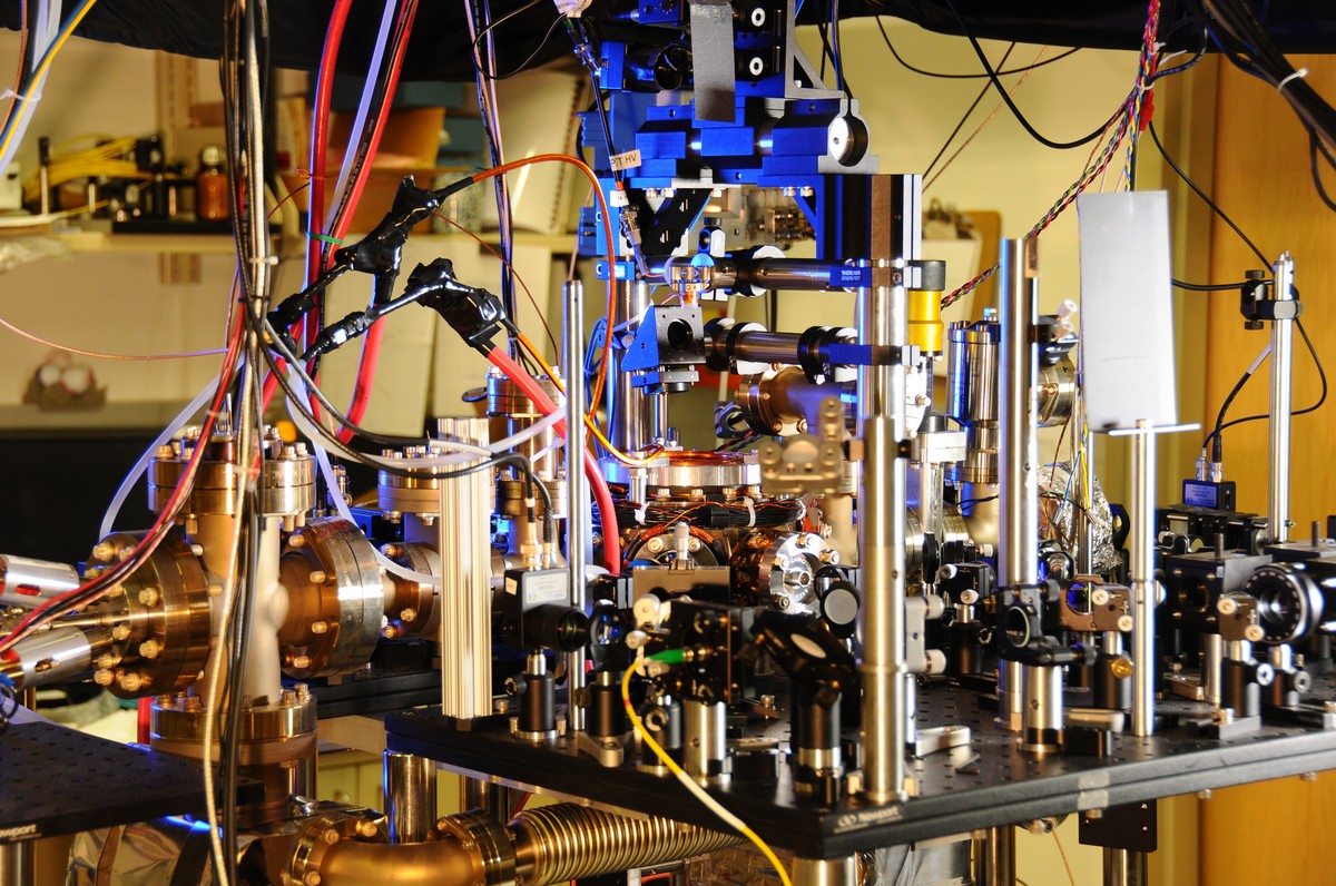 This New Atomic Clock Is So Precise Our Ability to Measure Gravity