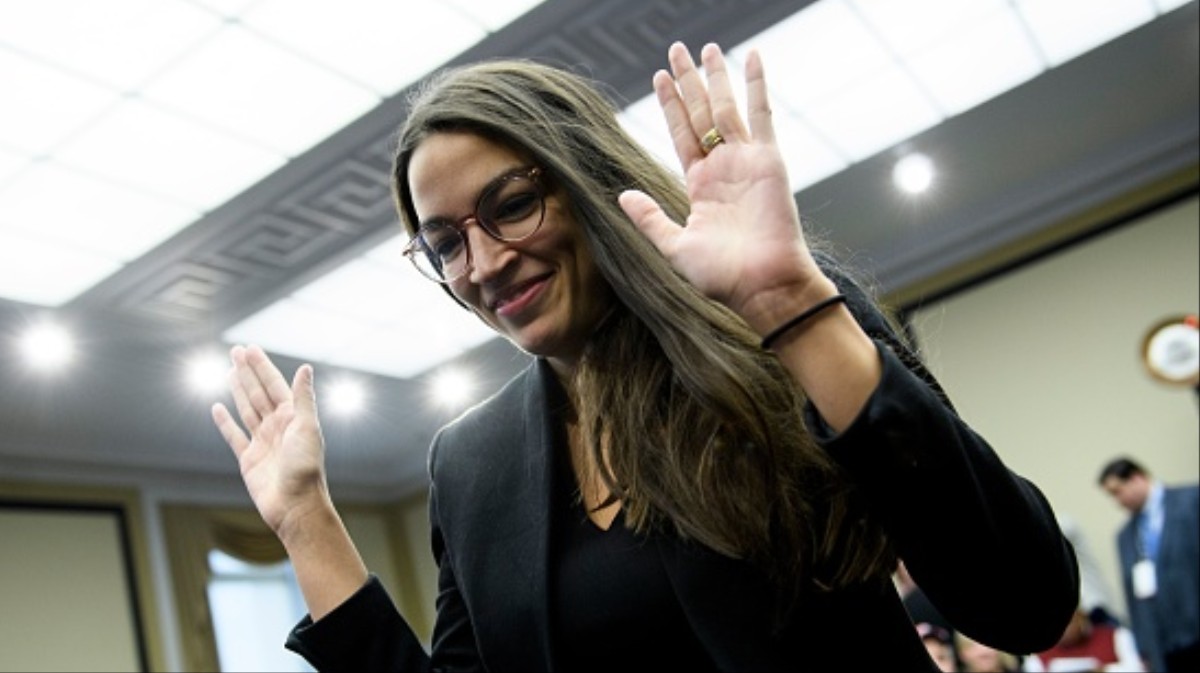 Alexandria Ocasio Cortez Will Pay Her Interns At Least 15 An Hour