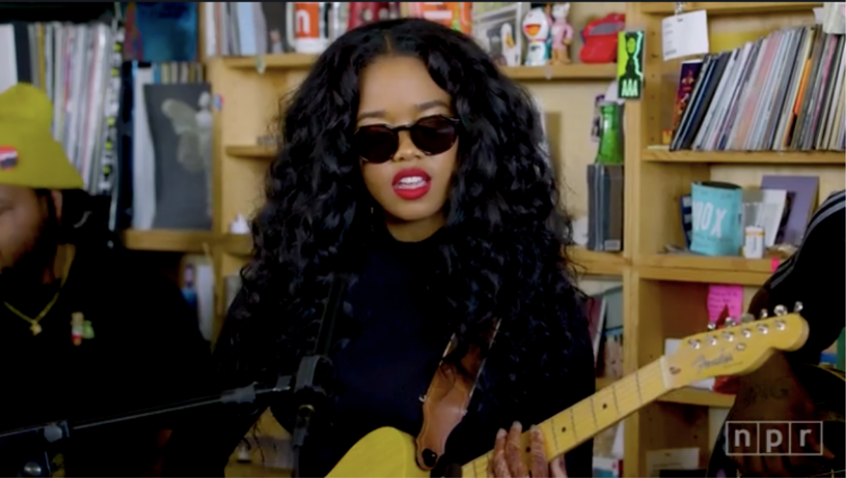 H.E.R Makes Her Tiny Desk Concert Look So Goddamn Easy VICE