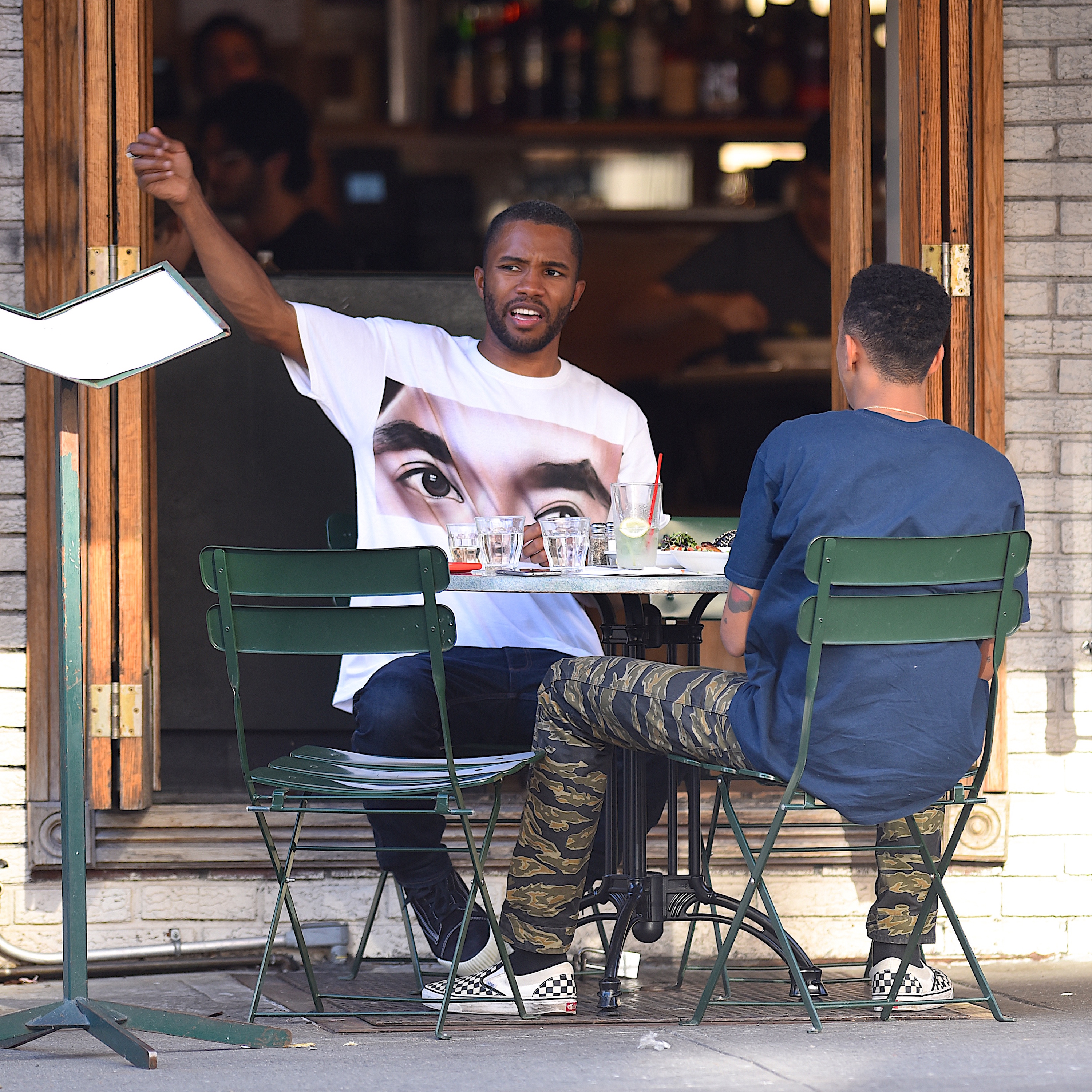 Frank Ocean Is in a Hotel, Taking Pictures of Towels, Doing Fine, Thanks