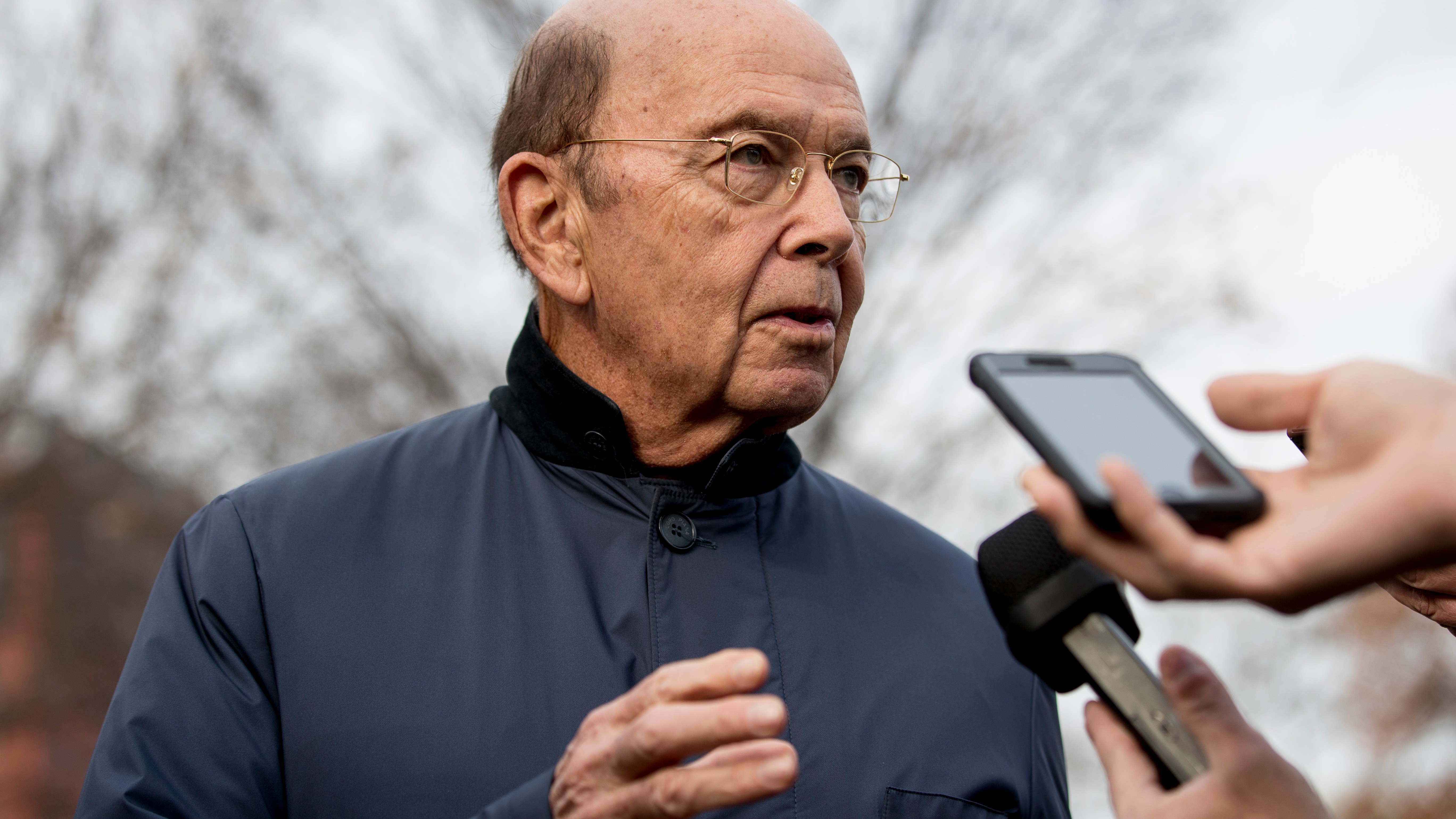 Wilbur Ross thinks desperate federal workers should just get a bank ...
