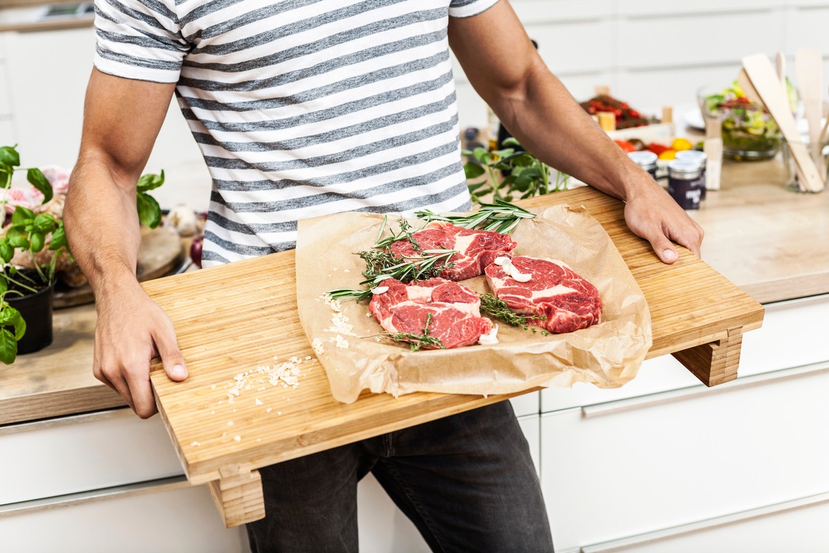 Vedere immagini sessuali fa venire fame di carne