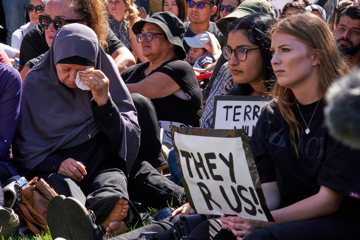 Grief, Anger and Solidarity At the Christchurch Terror Attack Vigil - VICE