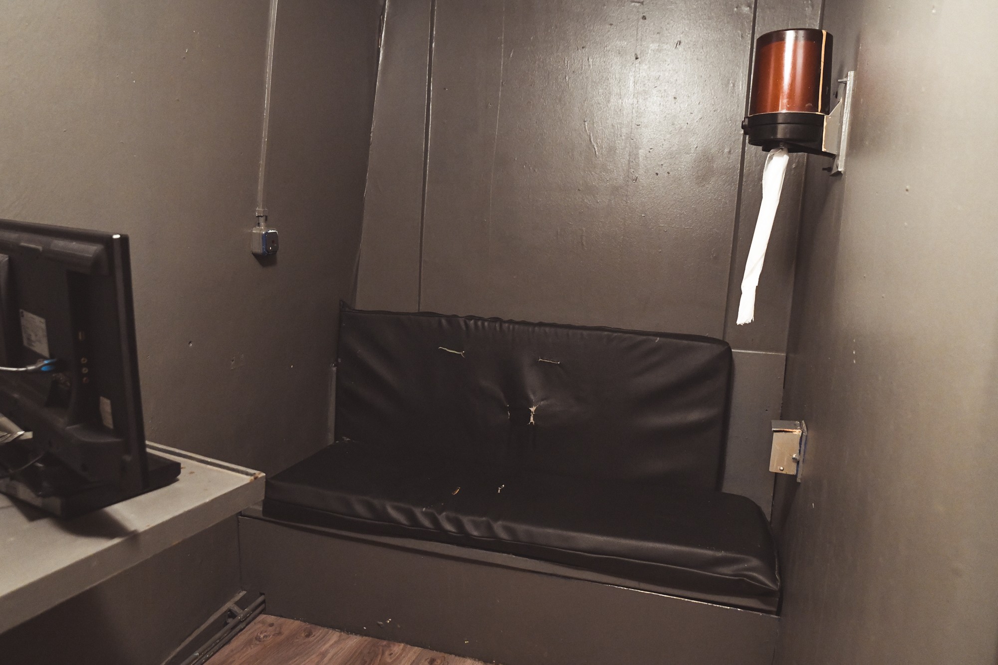 Booth Room Sex - A Tour of the Last Wanking Booths in the Netherlands