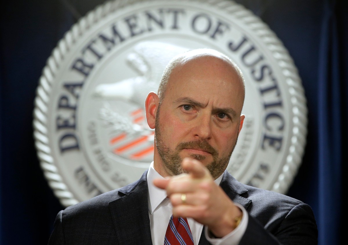 this-judge-is-facing-20-years-for-kicking-ice-out-of-her-courtroom-vice