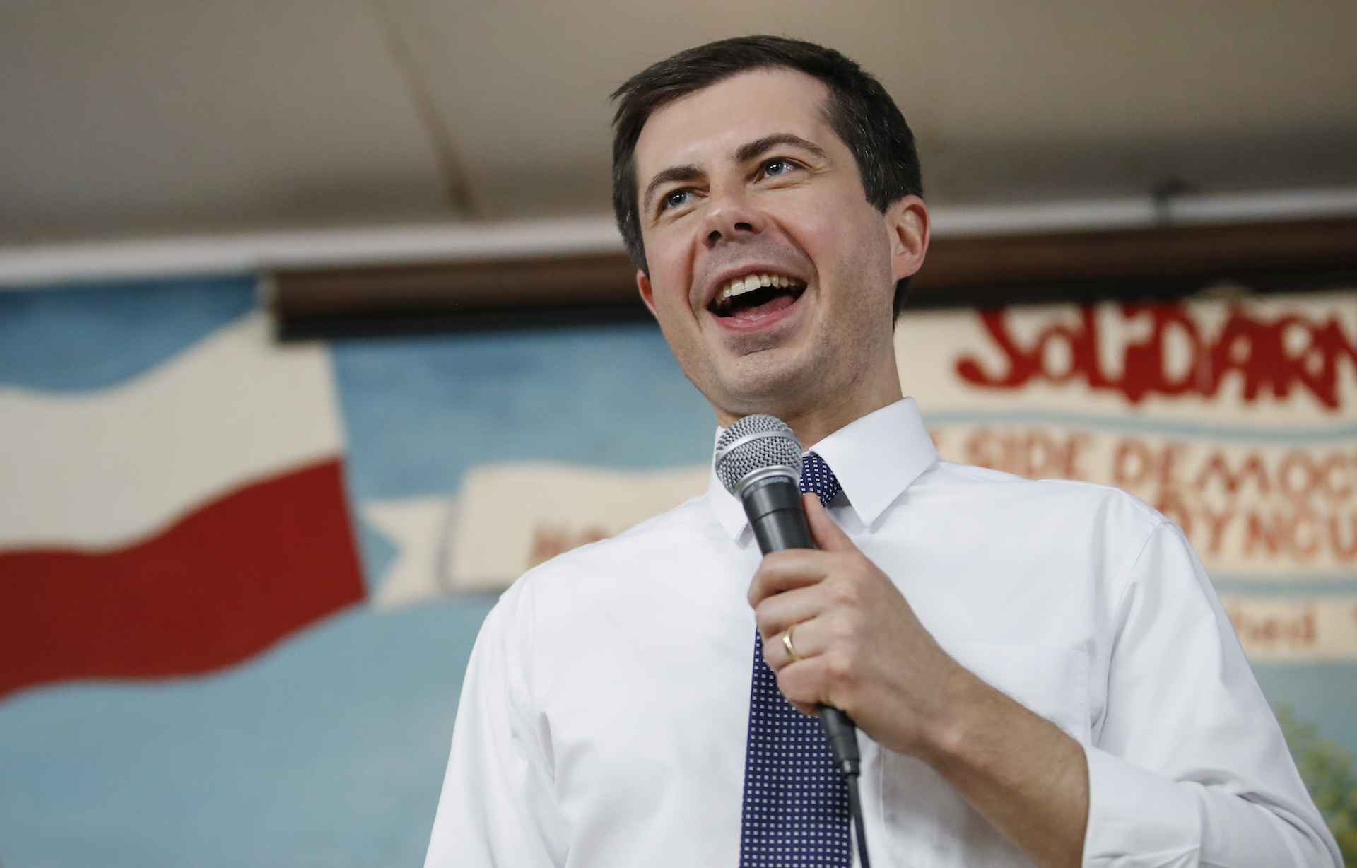 How Pro-Trump Grifters Used Medium To Smear Pete Buttigieg – VICE News