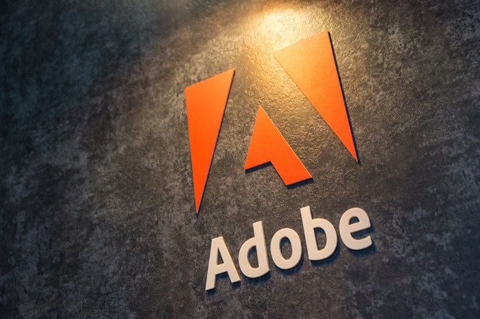 [Noticia] » Adobe diz que pode processar usuários por usar versões antigas do Photoshop - “Você não é mais licenciado para usar nosso software”, disse a Adobe. 1557849091301-shutterstock_719314501.jpeg?crop=1xw:0.8432xh;0xw,0