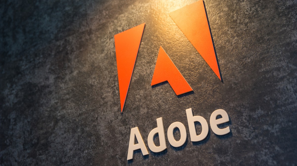 Adobe Tells Users They Can Get Sued for Using Old Versions of Photoshop
