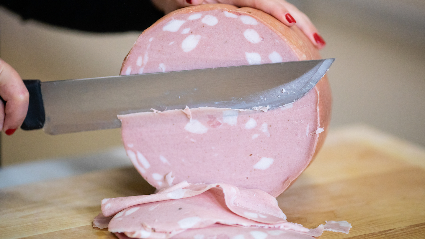 La mortadella migliore di Bologna Artigian Quality laboratorio