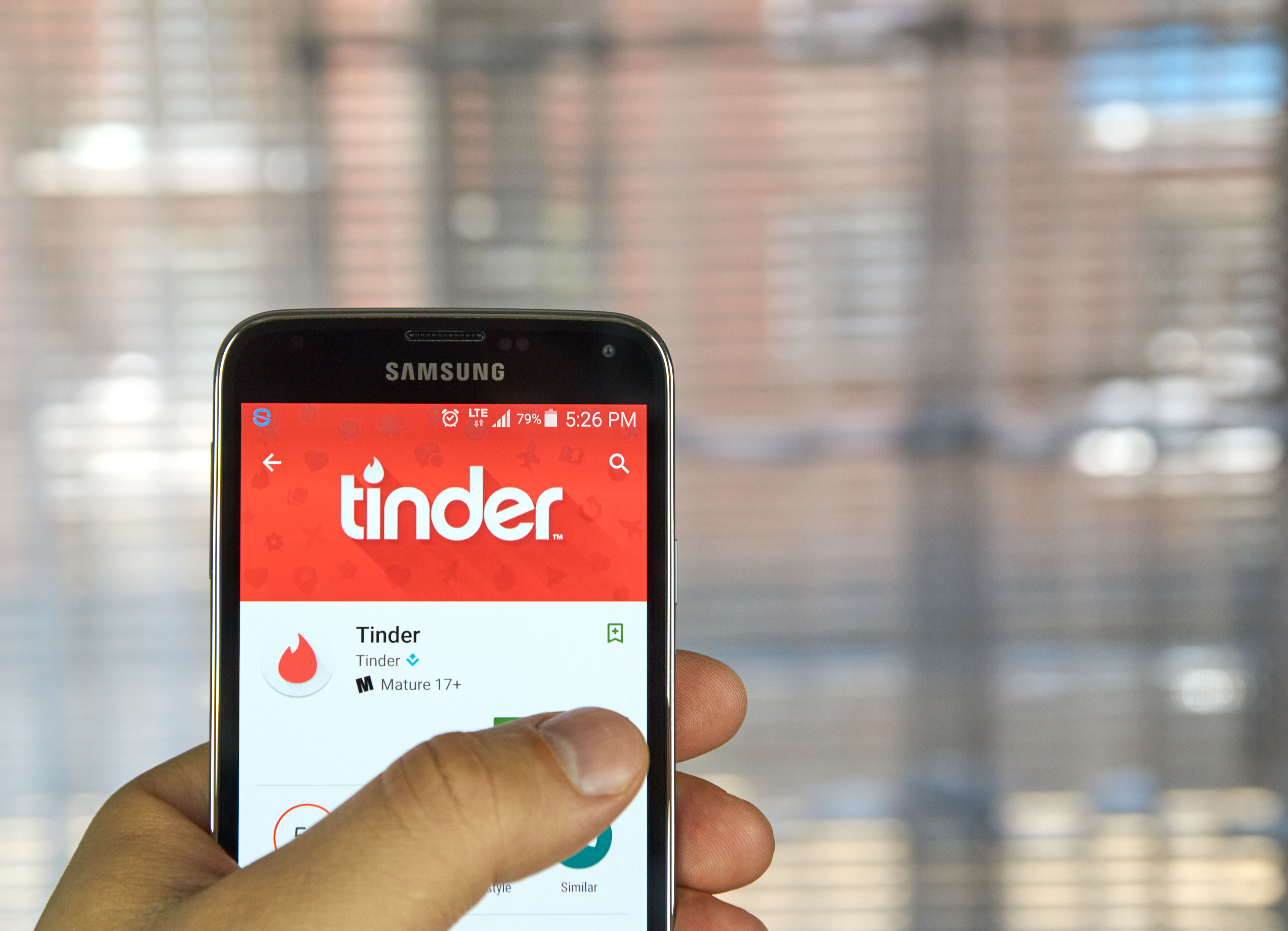 Tinder Me Tender: Breaking the Myth of a Mobile Dating Application in a Cross-Cultural Comparison