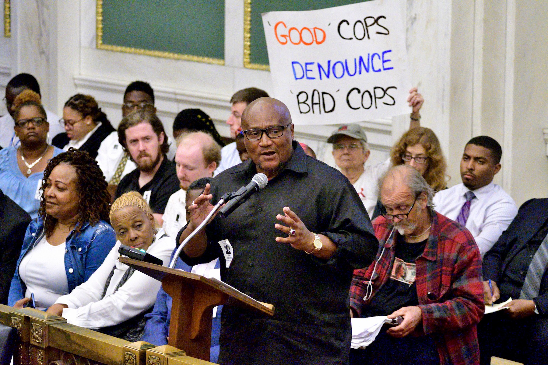 How Police Are Dealing With Officers Spewing Hate Online VICE News